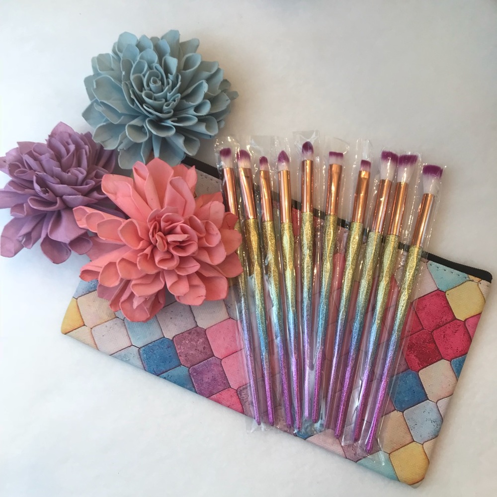 10 Piece Metallic Rainbow Makeup Brush Set w/ Bag - Picture 2 of 8
